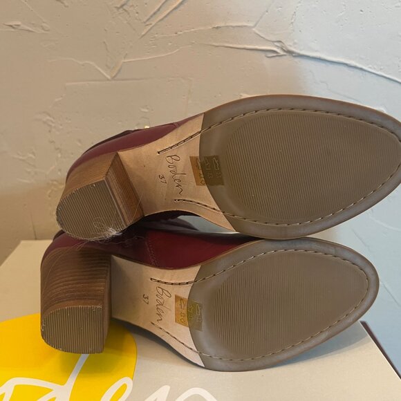 Share NWT Boden Women's Maroon Booties Boots - Size EU 37 / US 6.5 - Picture 3 of 7